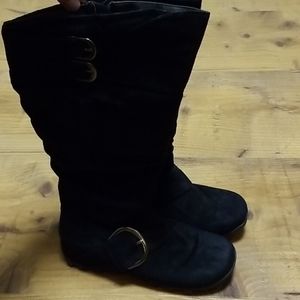 Maurice's zip up black suede boots